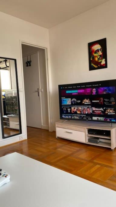 Nice Loft With Romantic View Over The Eiffel Tower Παρίσι Εξωτερικό φωτογραφία